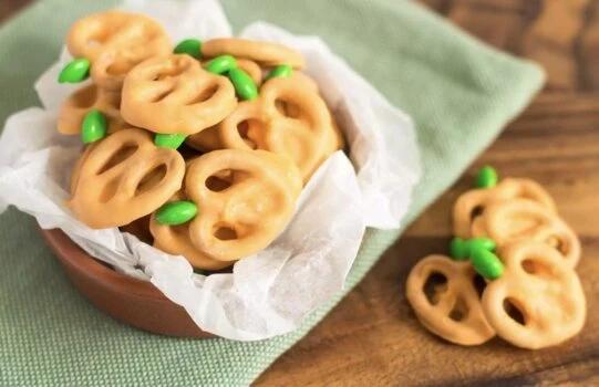 pretzel pumpkins