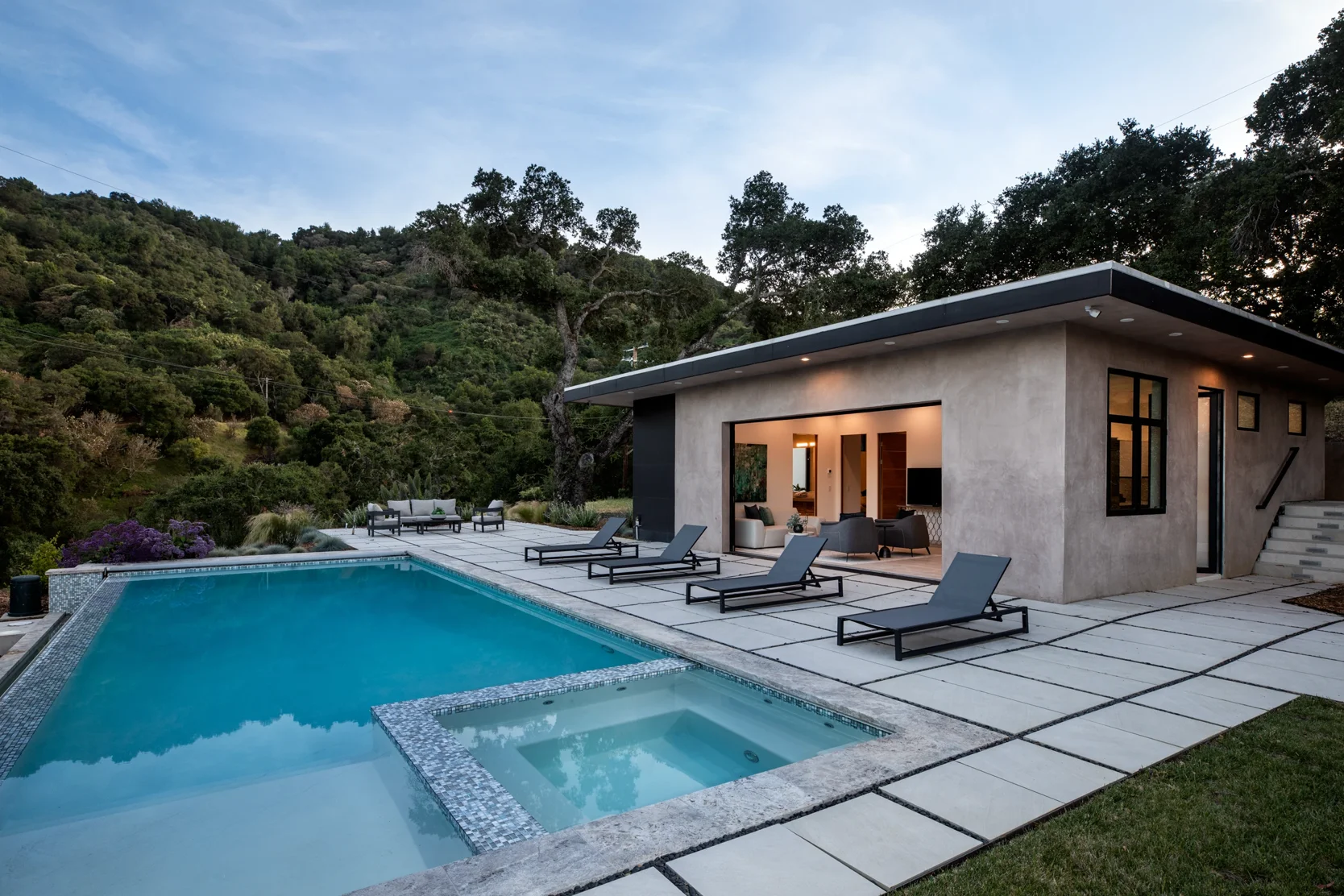 28008 Laura Court - Exterior