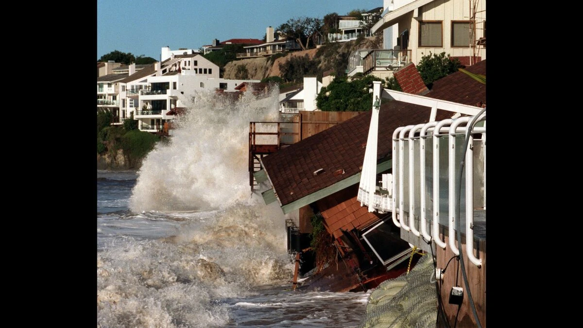 Malibu Hurrican Waves