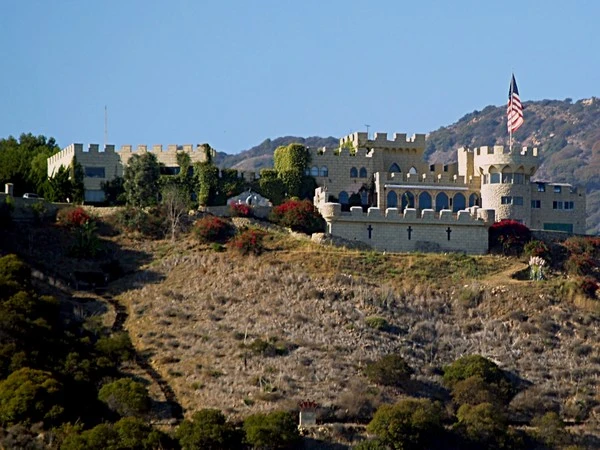 Malibu Castle 1